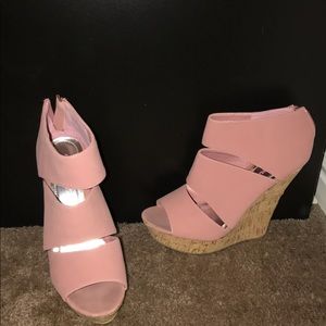 women’s wedges